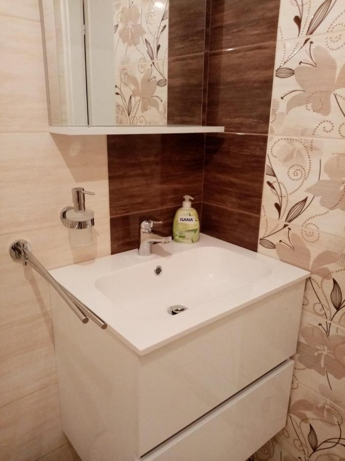 Eva Vendeghaz Villa Tata Exterior foto