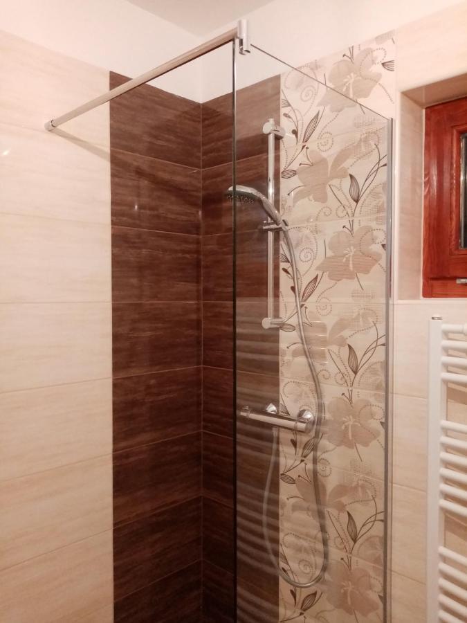 Eva Vendeghaz Villa Tata Exterior foto