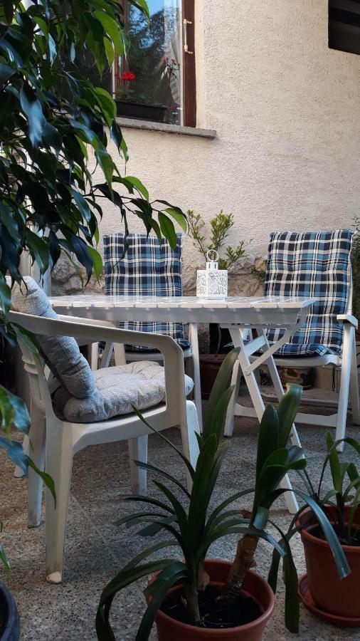 Eva Vendeghaz Villa Tata Exterior foto